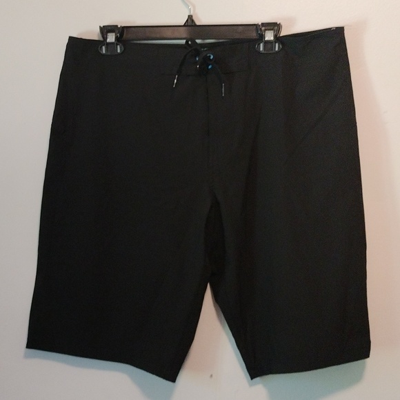 OPflex 4-way stretch shorts size 36w - Picture 1 of 7